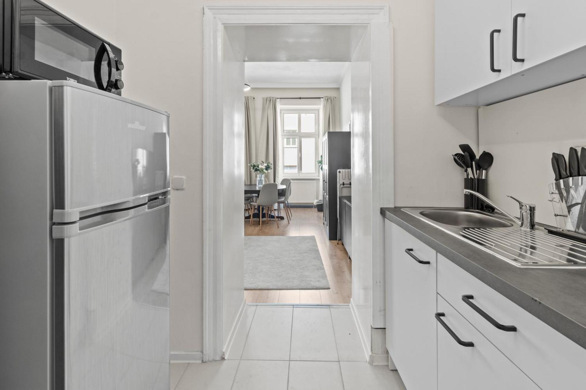 Spacious Apartment, 3 Min To U6 Metro Apartment Vienna