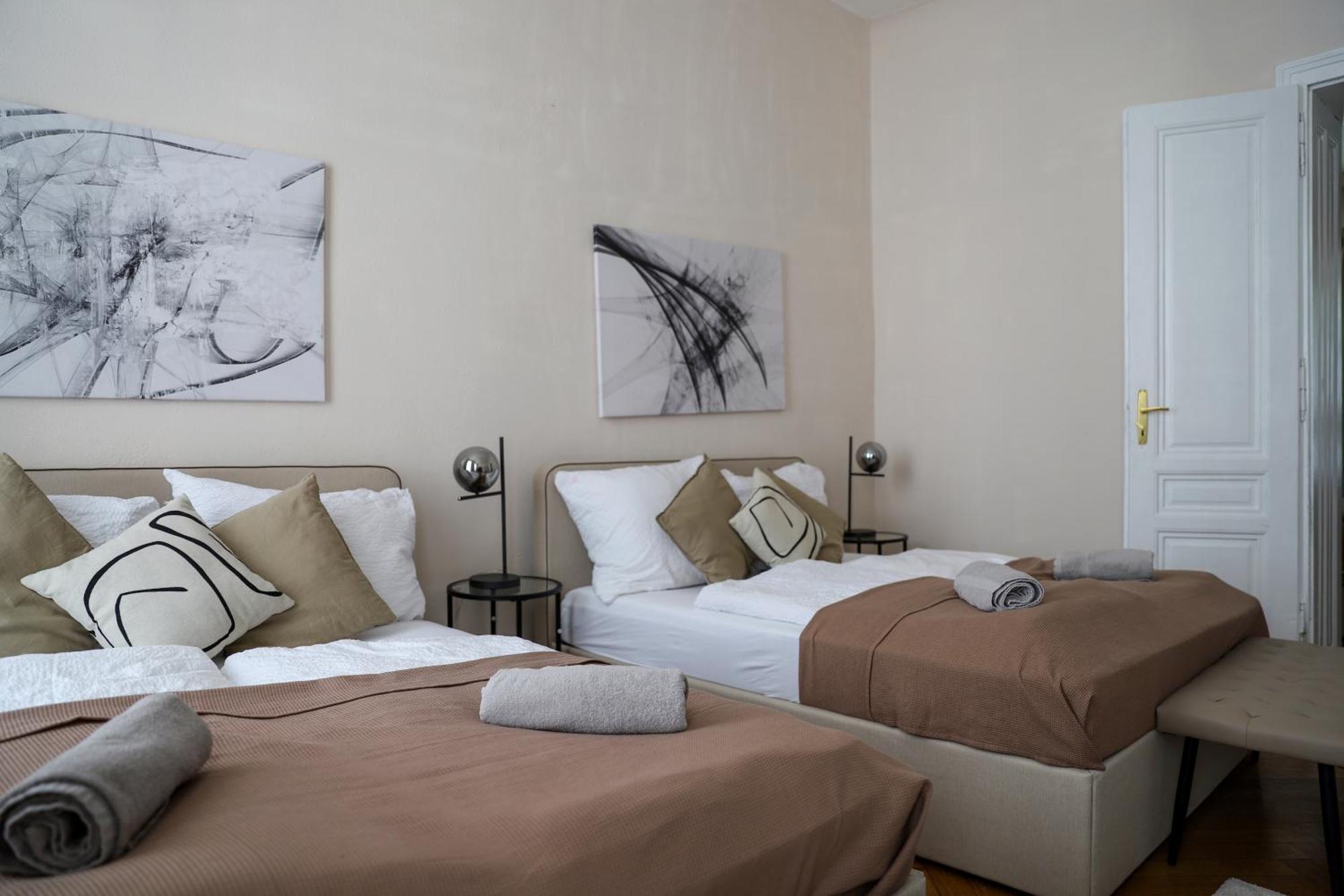 Spacious Apartment, 3 Min To U6 Metro Apartment *