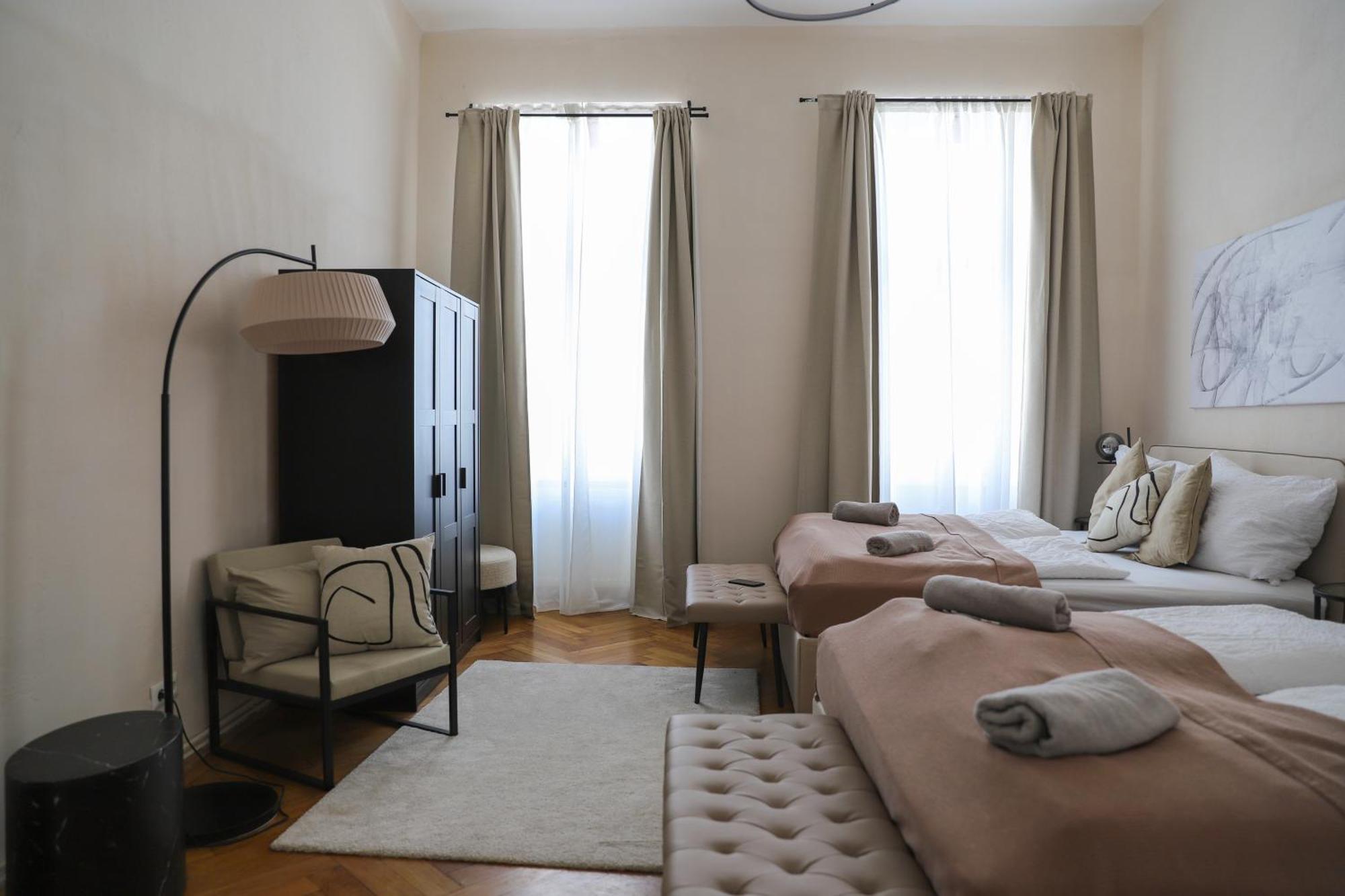 Apartment Spacious Apartment, 3 Min To U6 Metro Vienna
